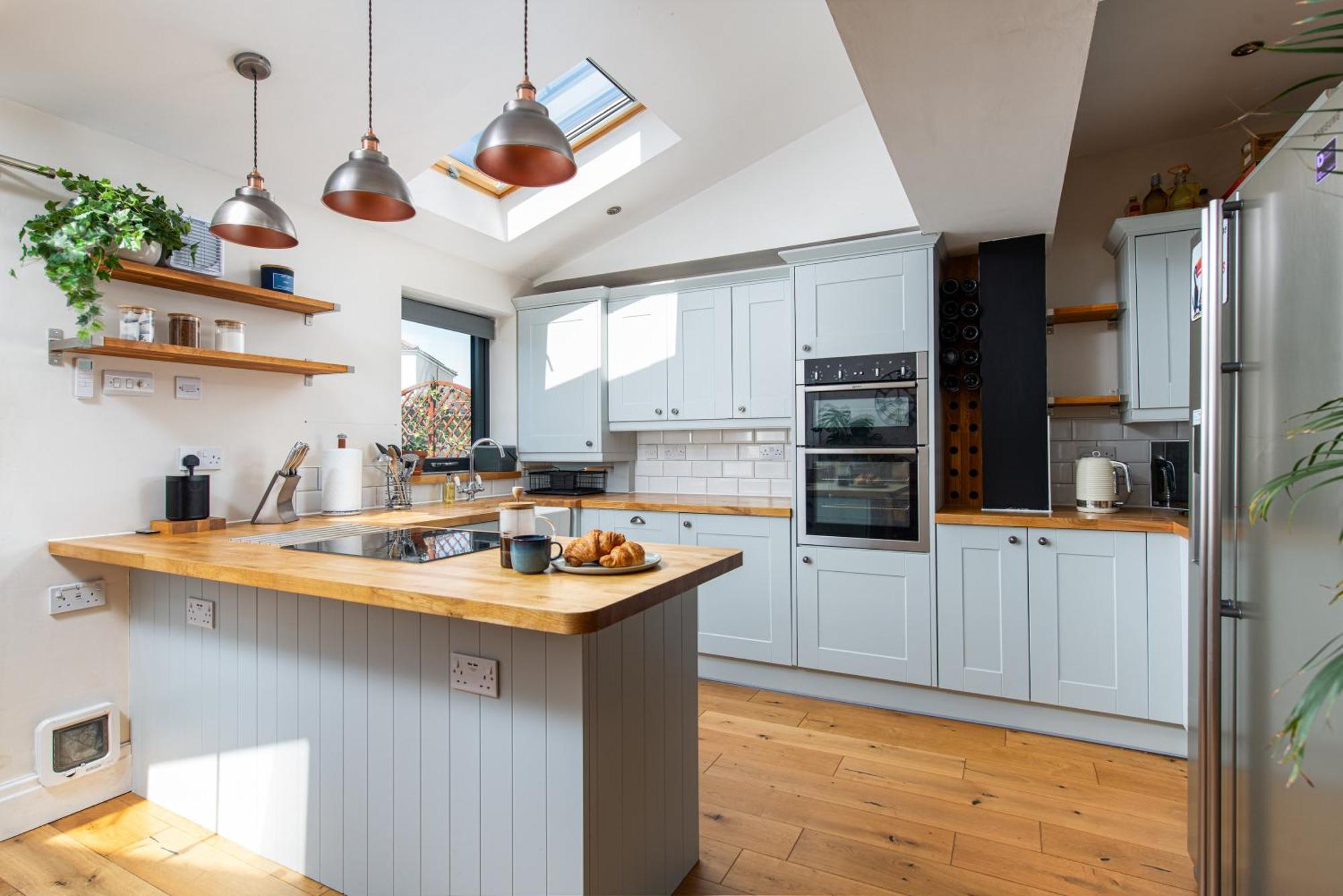 Charming Family Home With Stoves, Garden & Parking บริสตอล ภายนอก รูปภาพ