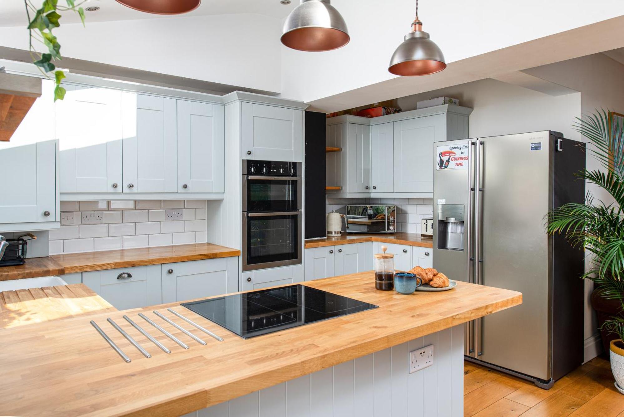 Charming Family Home With Stoves, Garden & Parking บริสตอล ภายนอก รูปภาพ