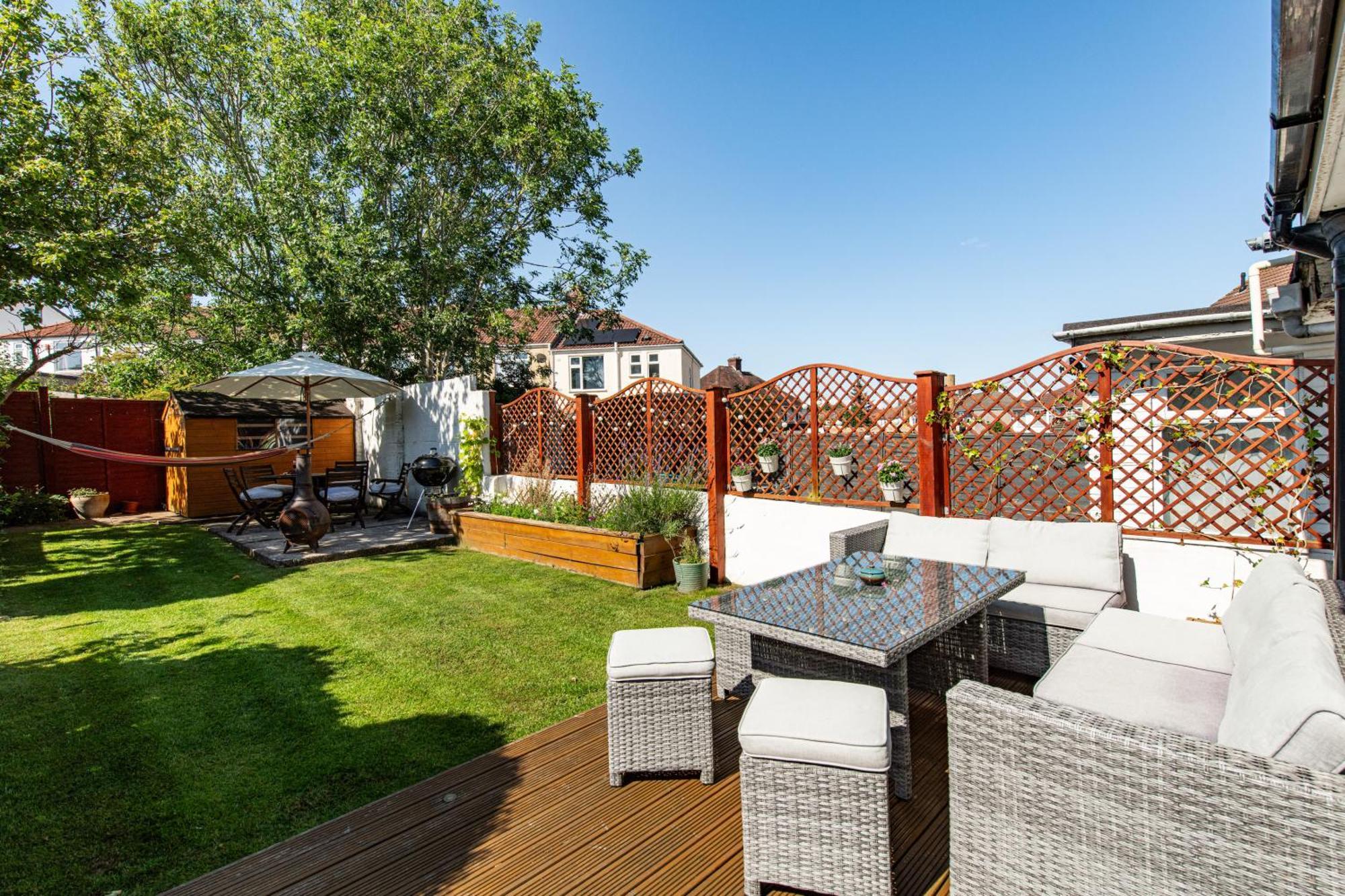 Charming Family Home With Stoves, Garden & Parking บริสตอล ภายนอก รูปภาพ